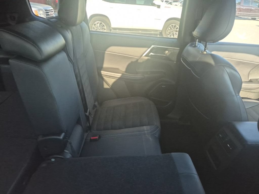 Used 2025 Mitsubishi Outlander SE FWD image 27