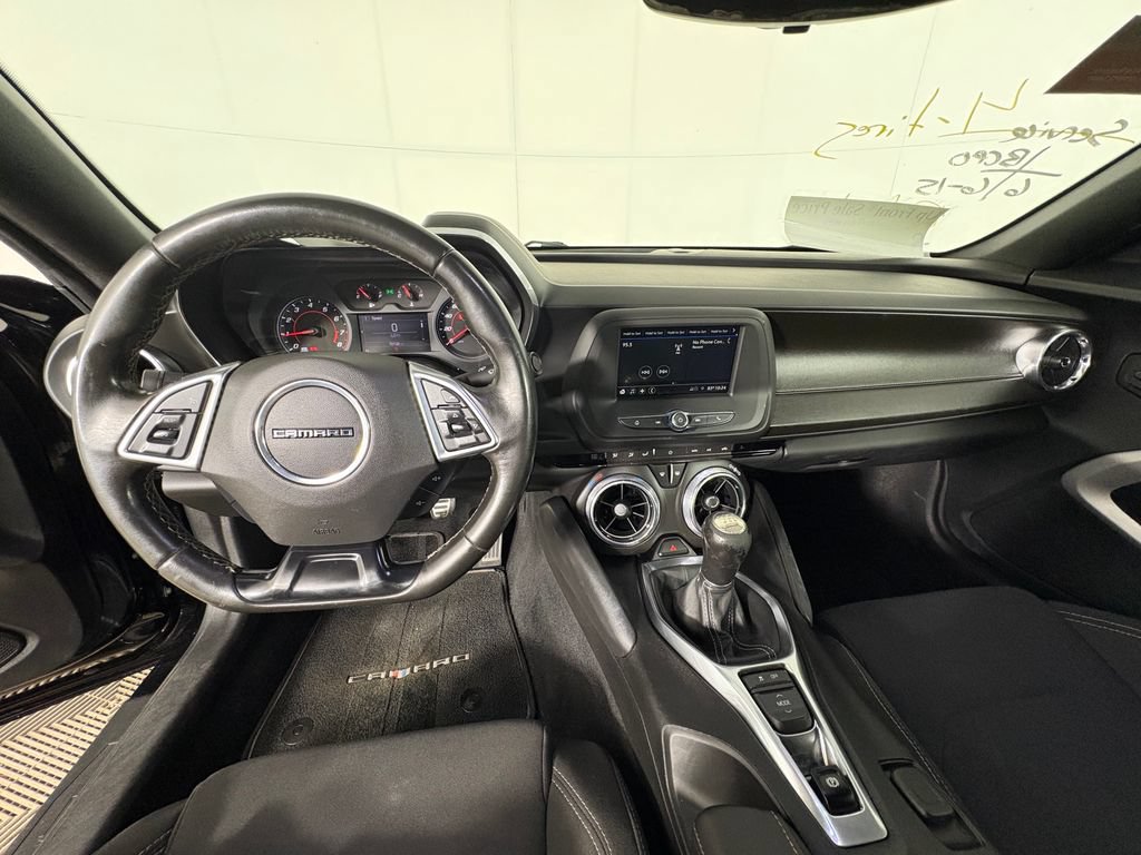 Used 2019 Chevrolet Camaro LT RWD image 7