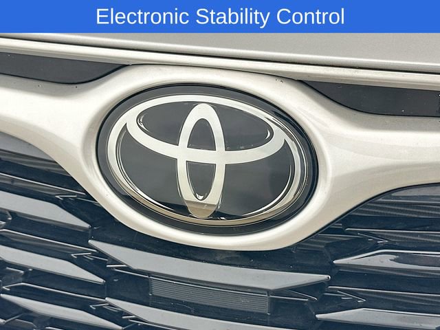 Used 2024 Toyota Highlander XLE FWD image 25