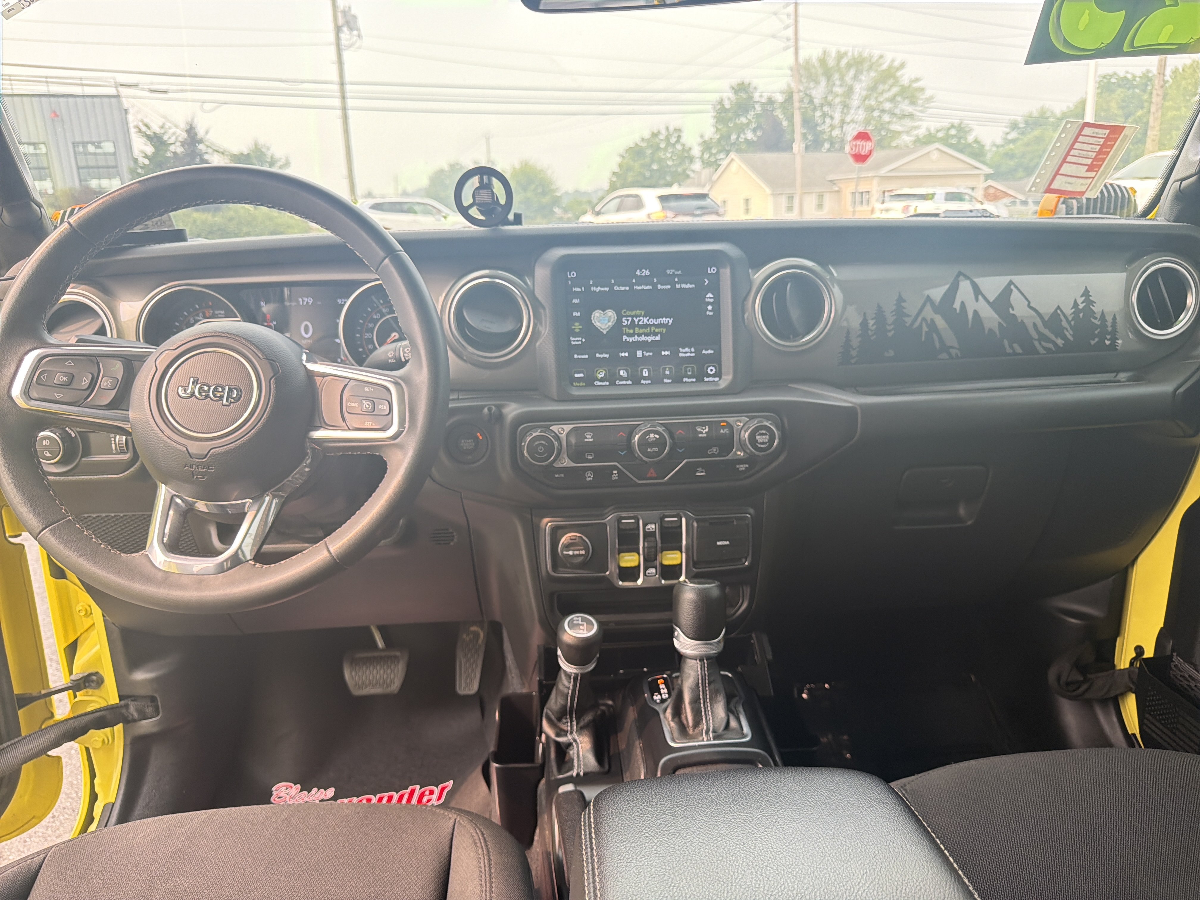 Used 2023 Jeep Gladiator Overland AWD/4WD image 14
