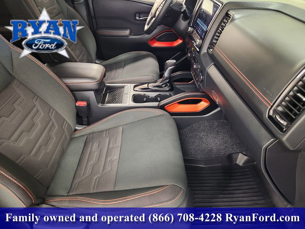 Used 2022 Nissan Frontier PRO-4X image 10