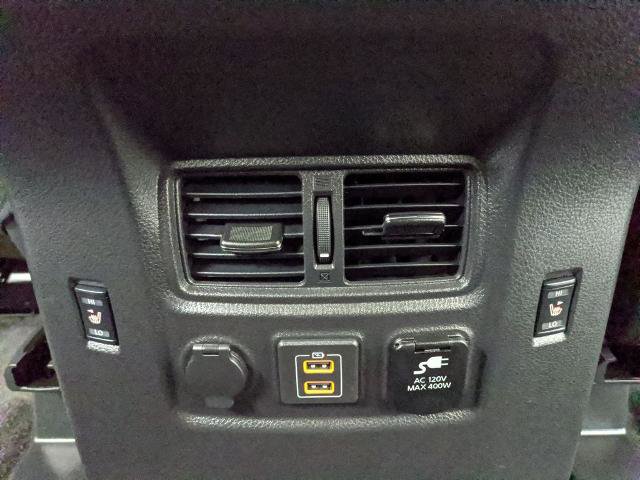 Used 2021 Nissan Titan Platinum Reserve w/ Moonroof Package image 14