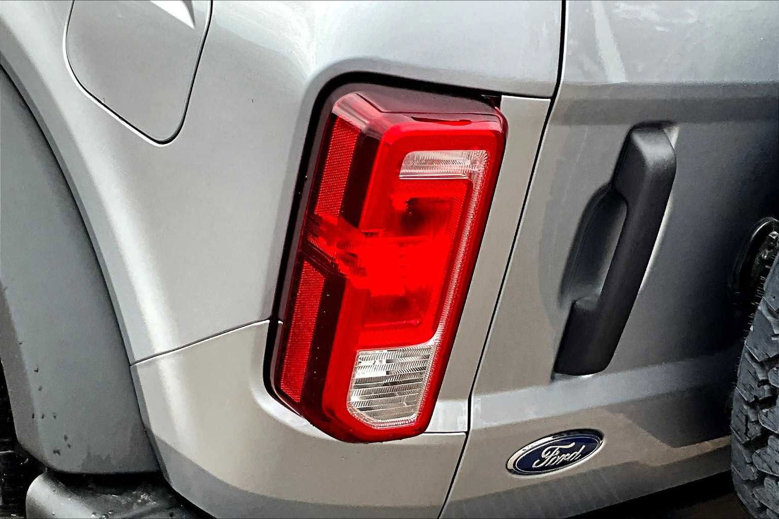 Certified 2024 Ford Bronco Black Diamond image 26