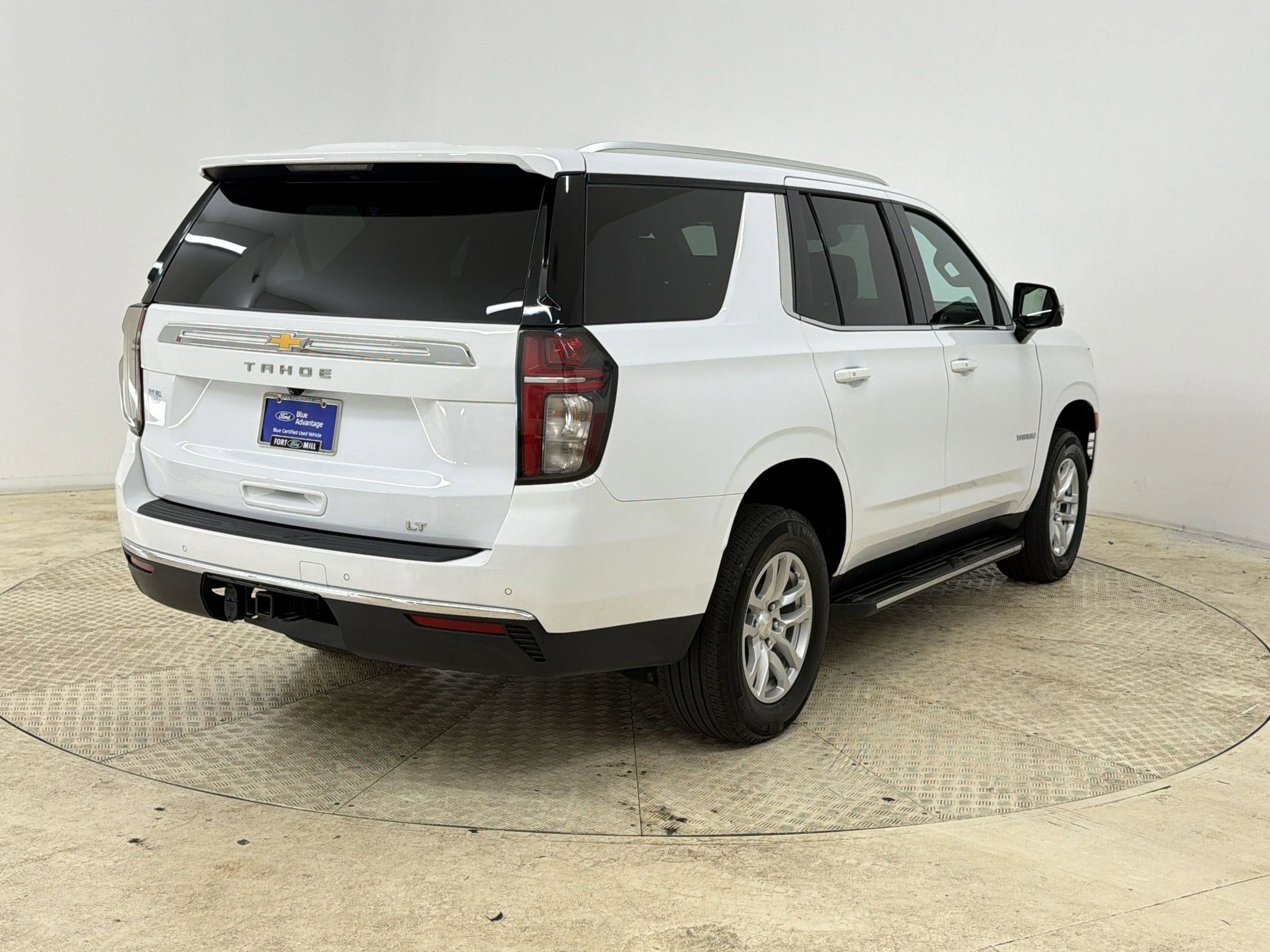 Used 2023 Chevrolet Tahoe LT w/ Luxury Package image 9