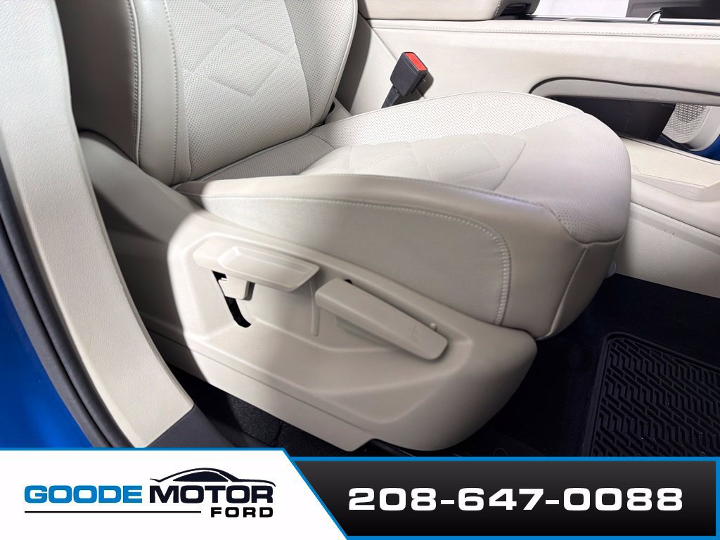 Used 2025 Volkswagen Atlas SE AWD/4WD image 25