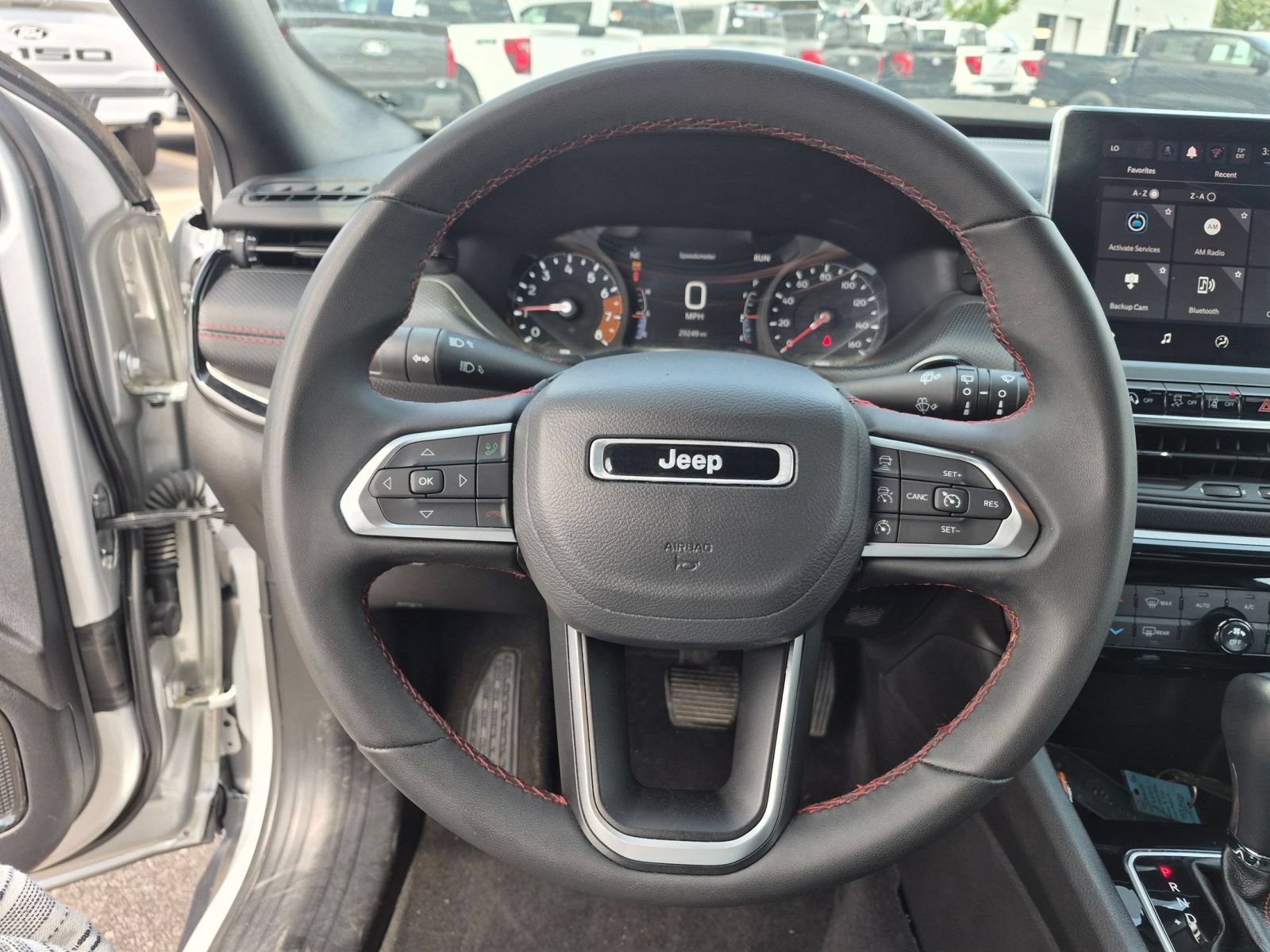 Used 2025 Jeep Compass Trailhawk AWD/4WD image 18