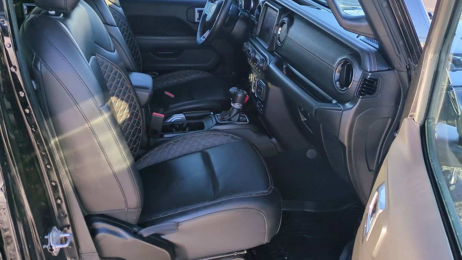 Used 2022 Jeep Wrangler Unlimited Sahara image 23