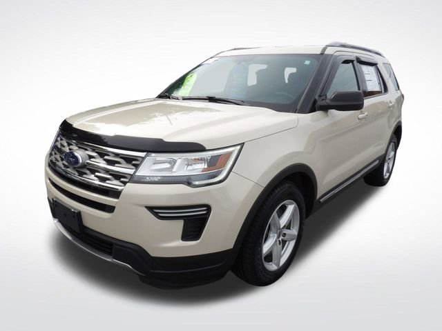 Certified 2018 Ford Explorer XLT FWD image 3