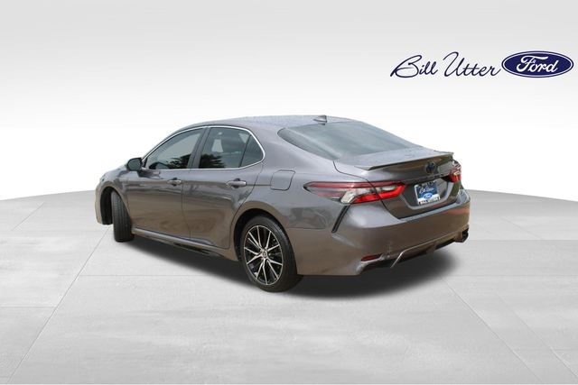 Used 2023 Toyota Camry SE FWD image 7