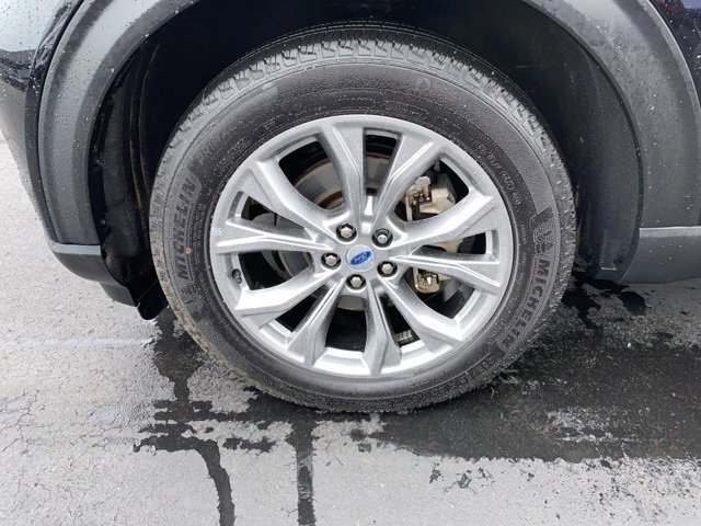 Certified 2023 Ford Explorer XLT w/ Equipment Group 202A image 9