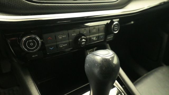 Used 2022 Jeep Compass Trailhawk w/ Trailhawk Convenience Group AWD/4WD image 18