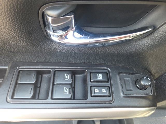 Used 2020 Nissan Titan SL w/ Moonroof Package AWD/4WD image 22