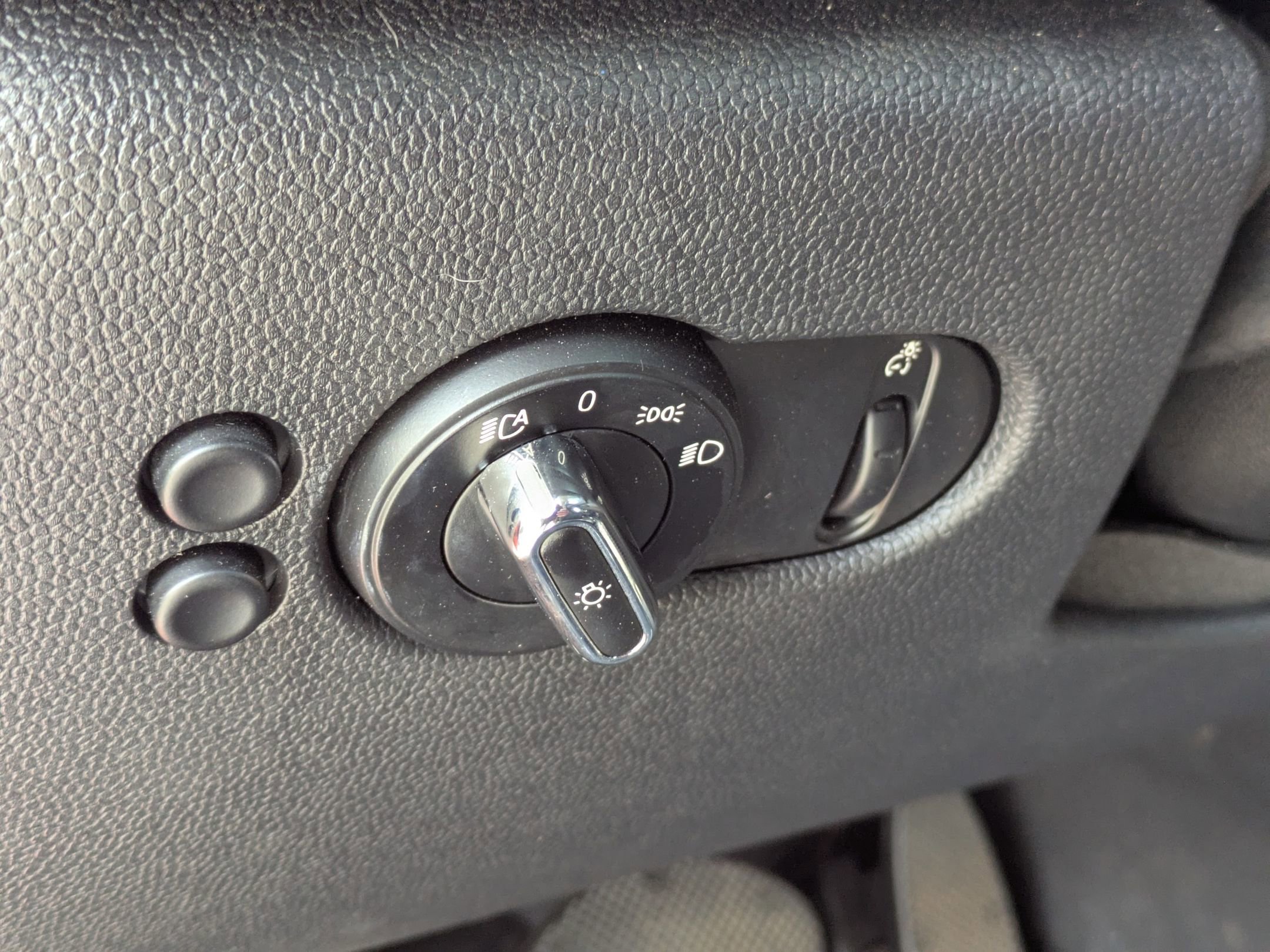 Used 2019 MINI Cooper 2-Door Hardtop image 14