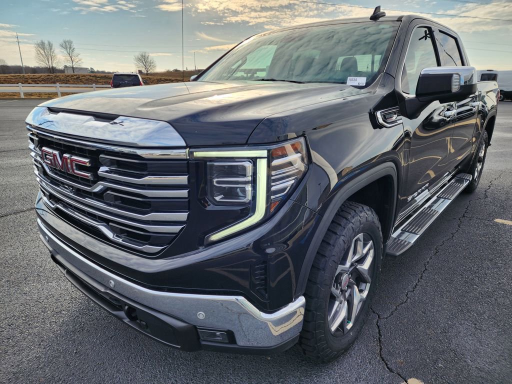 Used 2022 GMC Sierra 1500 SLT w/ SLT Premium Plus Package image 4