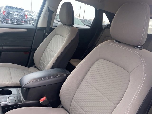 Certified 2022 Ford Escape SE w/ SE Sport Appearance Package image 19