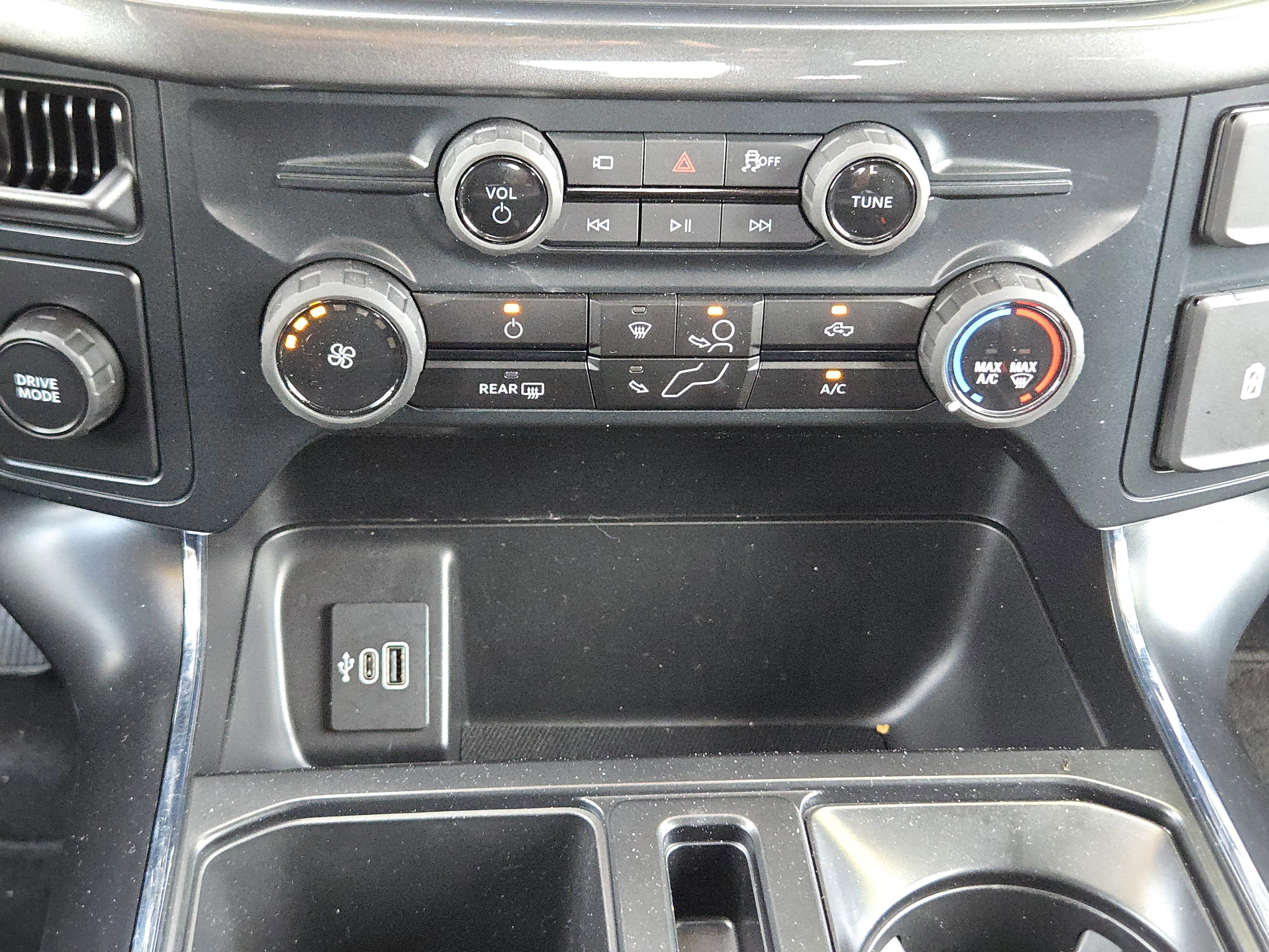 Certified 2025 Ford F150 STX w/ Equipment Group 200A image 19