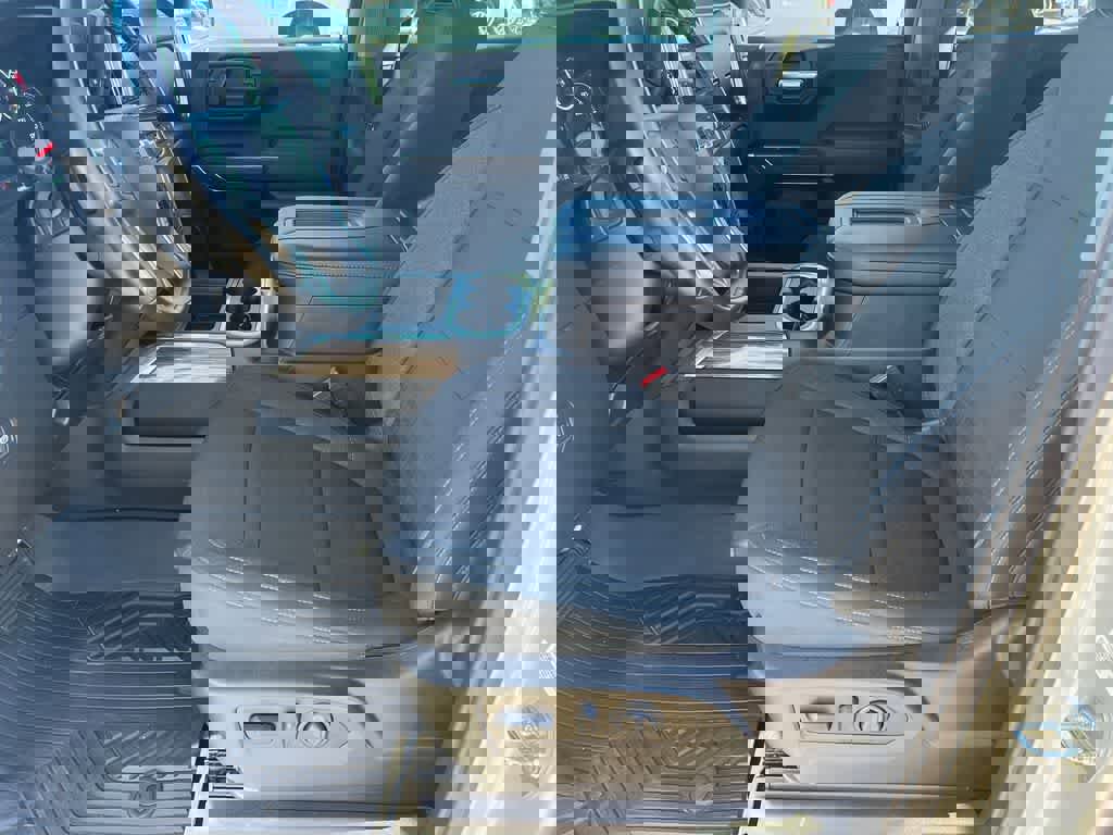 Used 2021 Chevrolet Silverado 1500 RST image 10