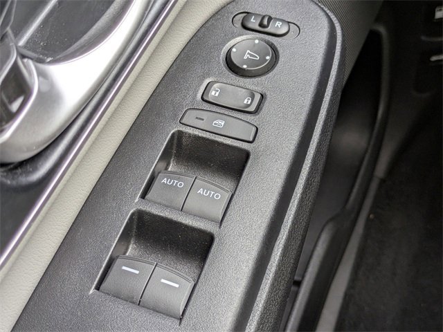 Used 2022 Honda CR-V Touring image 25