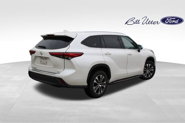 Used 2021 Toyota Highlander XLE FWD image 5