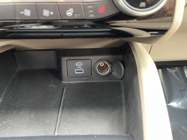 Certified 2022 Ford Escape SEL AWD/4WD image 28