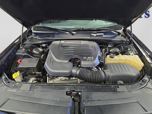 Used 2019 Dodge Challenger SXT AWD/4WD image 8