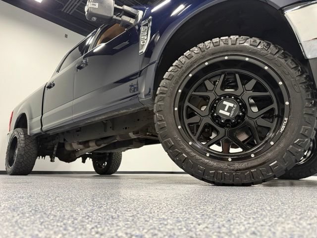 Certified 2022 Ford F350 Lariat w/ Lariat Value Package AWD/4WD image 3