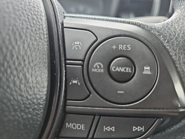 Used 2025 Toyota Corolla LE FWD image 18