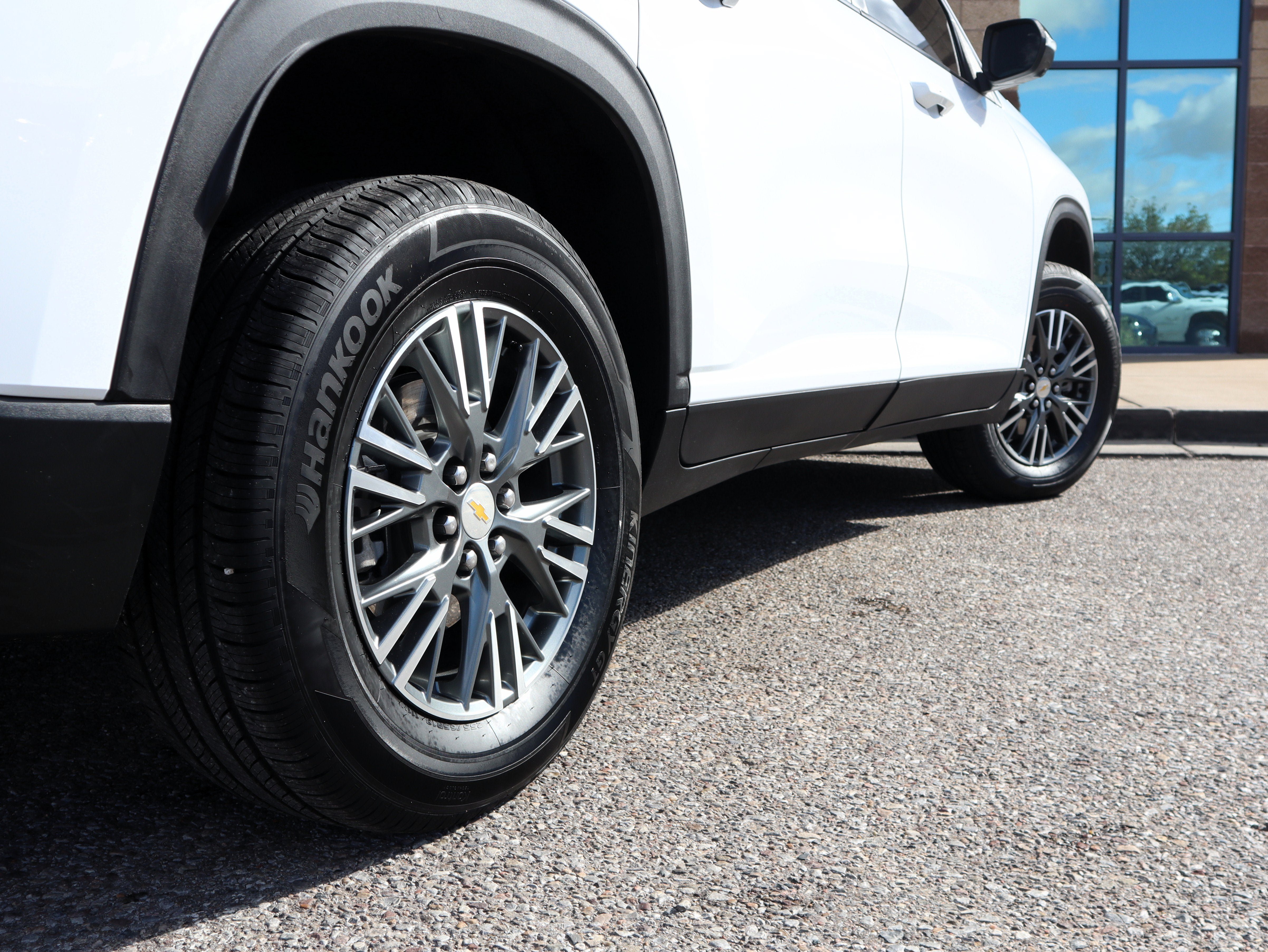 Used 2024 Chevrolet Traverse LT AWD/4WD image 11