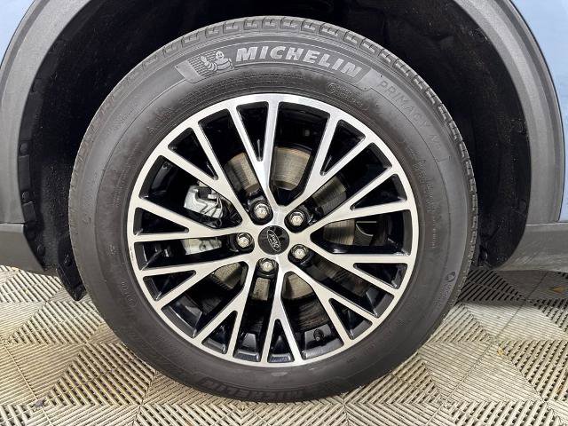 Certified 2025 Ford Escape SE w/ PHEV Premium Package image 13