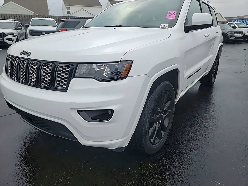 Used 2021 Jeep Grand Cherokee Laredo X image 16