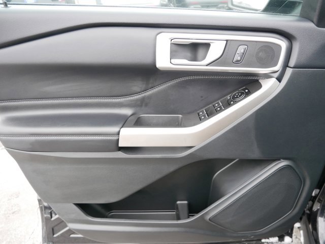 Certified 2023 Ford Explorer XLT w/ Equipment Group 202A image 10