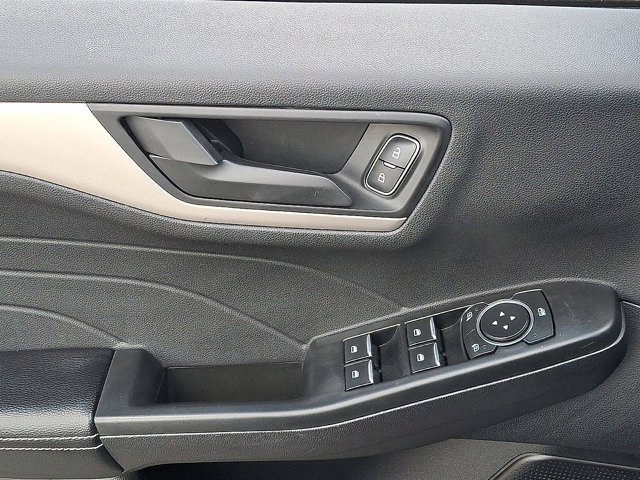 Certified 2022 Ford Escape SE image 15