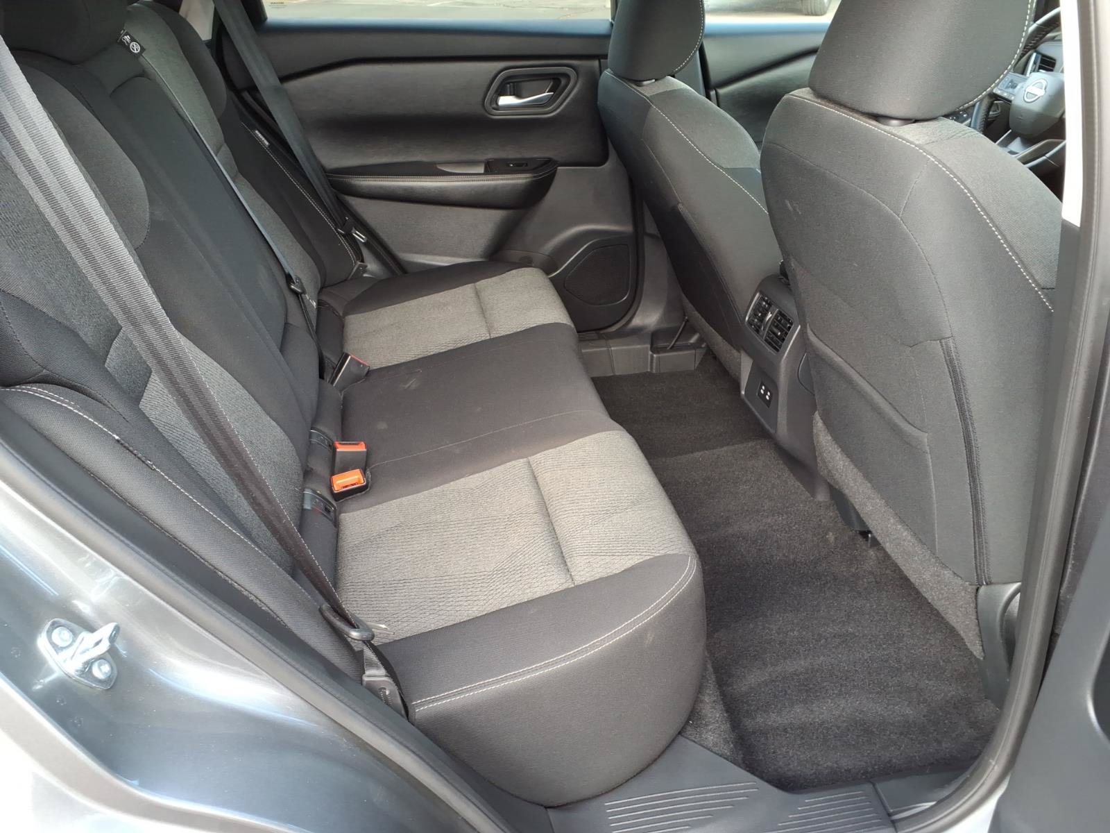 Used 2025 Nissan Rogue SV FWD image 14
