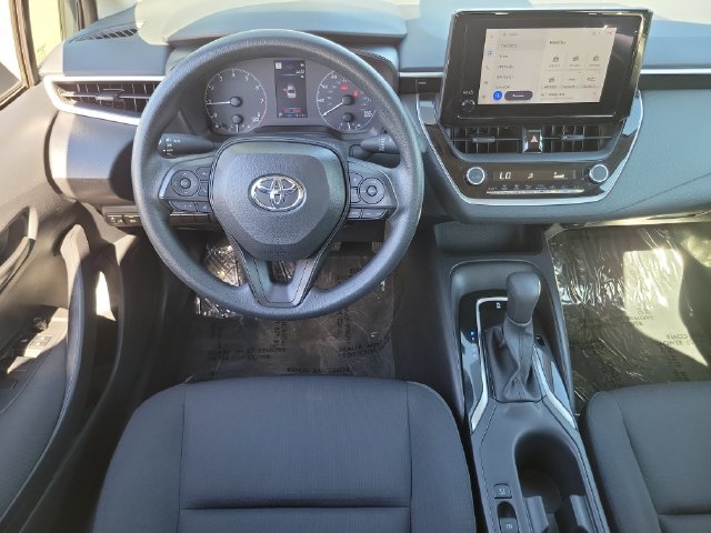 Used 2025 Toyota Corolla LE FWD image 4