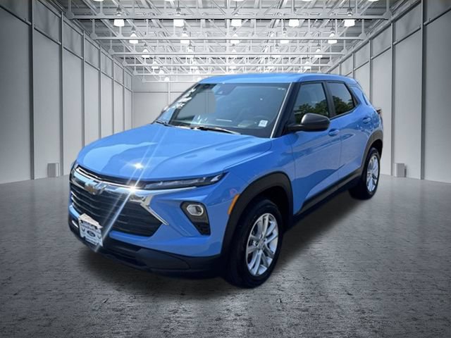 Used 2024 Chevrolet TrailBlazer LS w/ LS Convenience Package AWD/4WD image 3