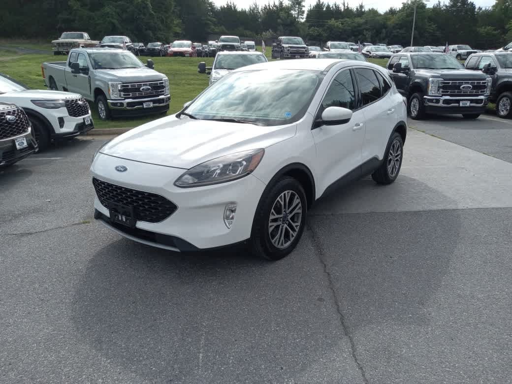 Certified 2022 Ford Escape SEL w/ Technology Package AWD/4WD image 3