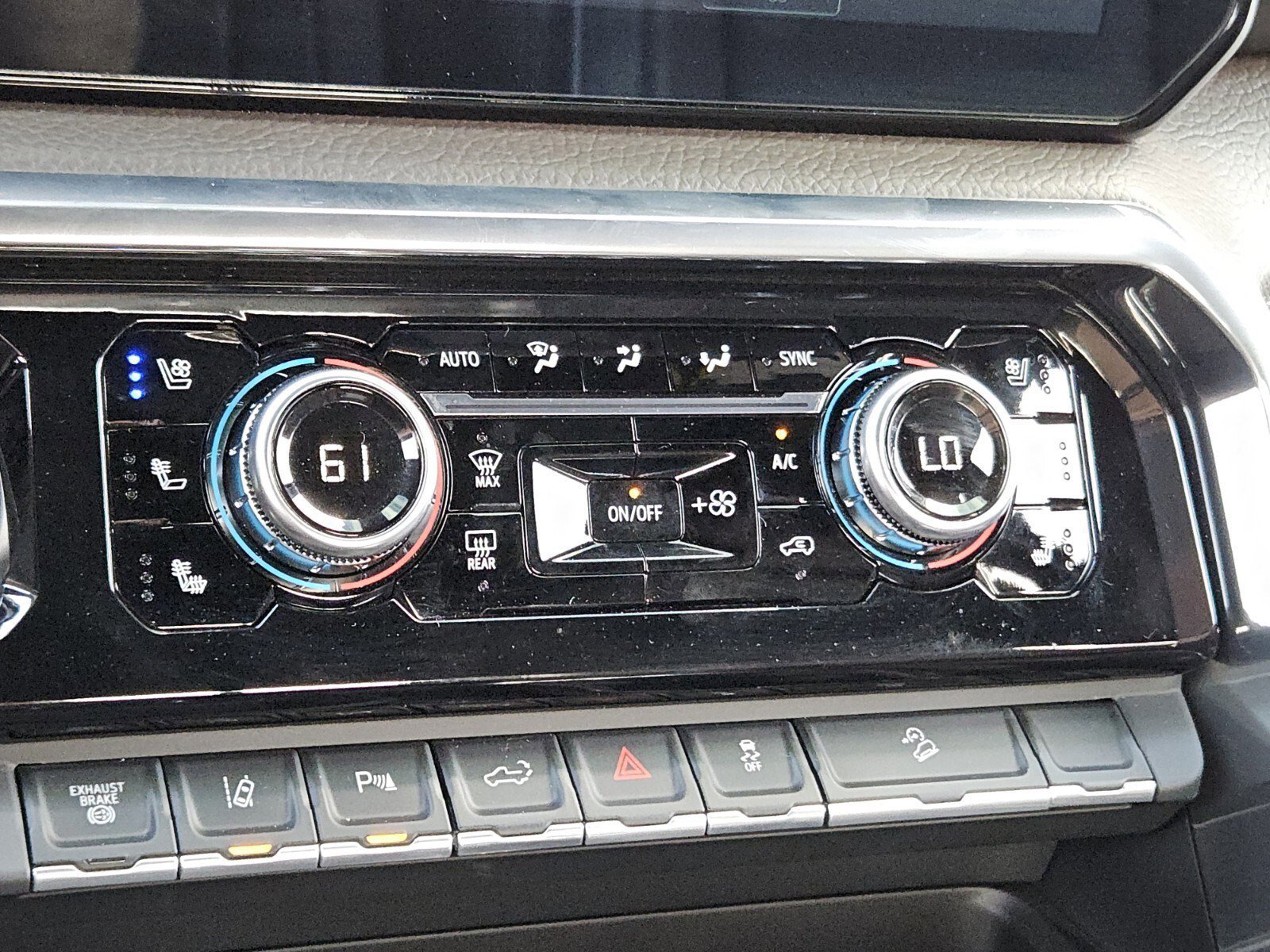 Used 2024 GMC Sierra 2500 Denali w/ Denali Reserve Package image 24