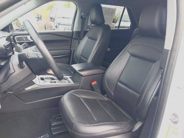 Certified 2023 Ford Explorer XLT w/ Equipment Group 202A AWD/4WD image 24