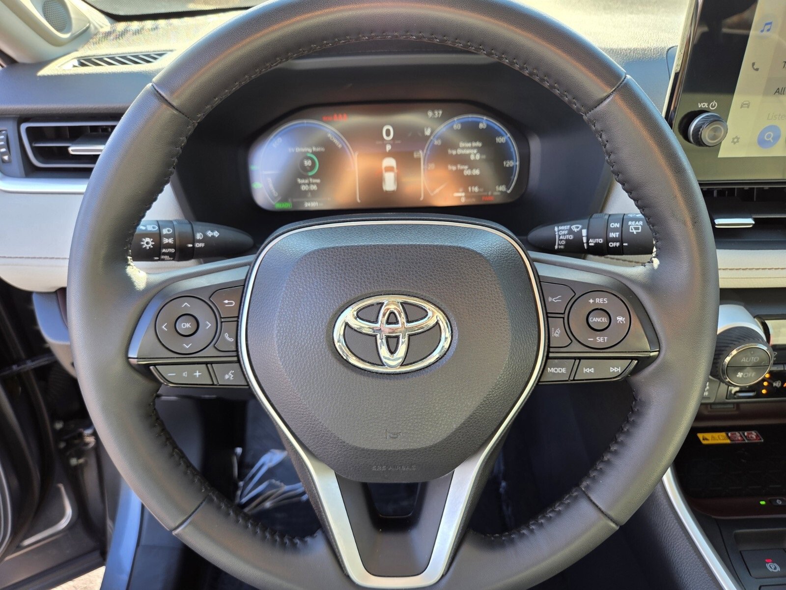Used 2024 Toyota RAV4 Limited image 19
