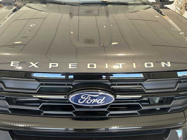Certified 2025 Ford Expedition Active AWD/4WD image 30