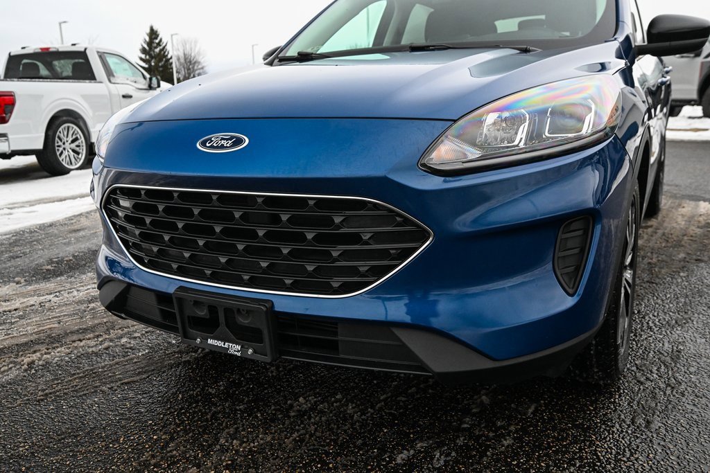 Certified 2022 Ford Escape SE w/ SE Sport Appearance Package image 11