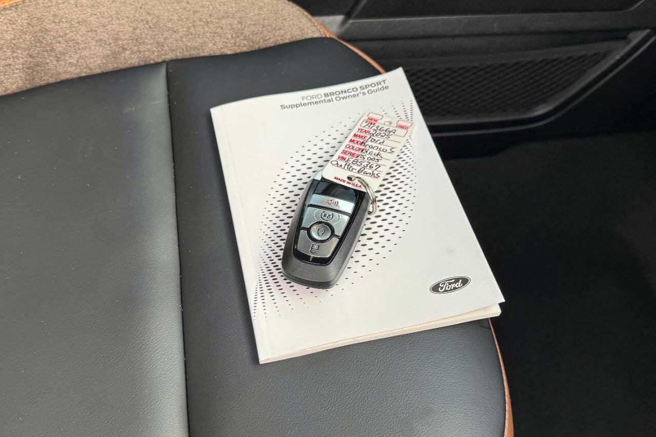 Certified 2025 Ford Bronco Sport Outer Banks w/ Outer Banks Tech Package+ AWD/4WD image 37