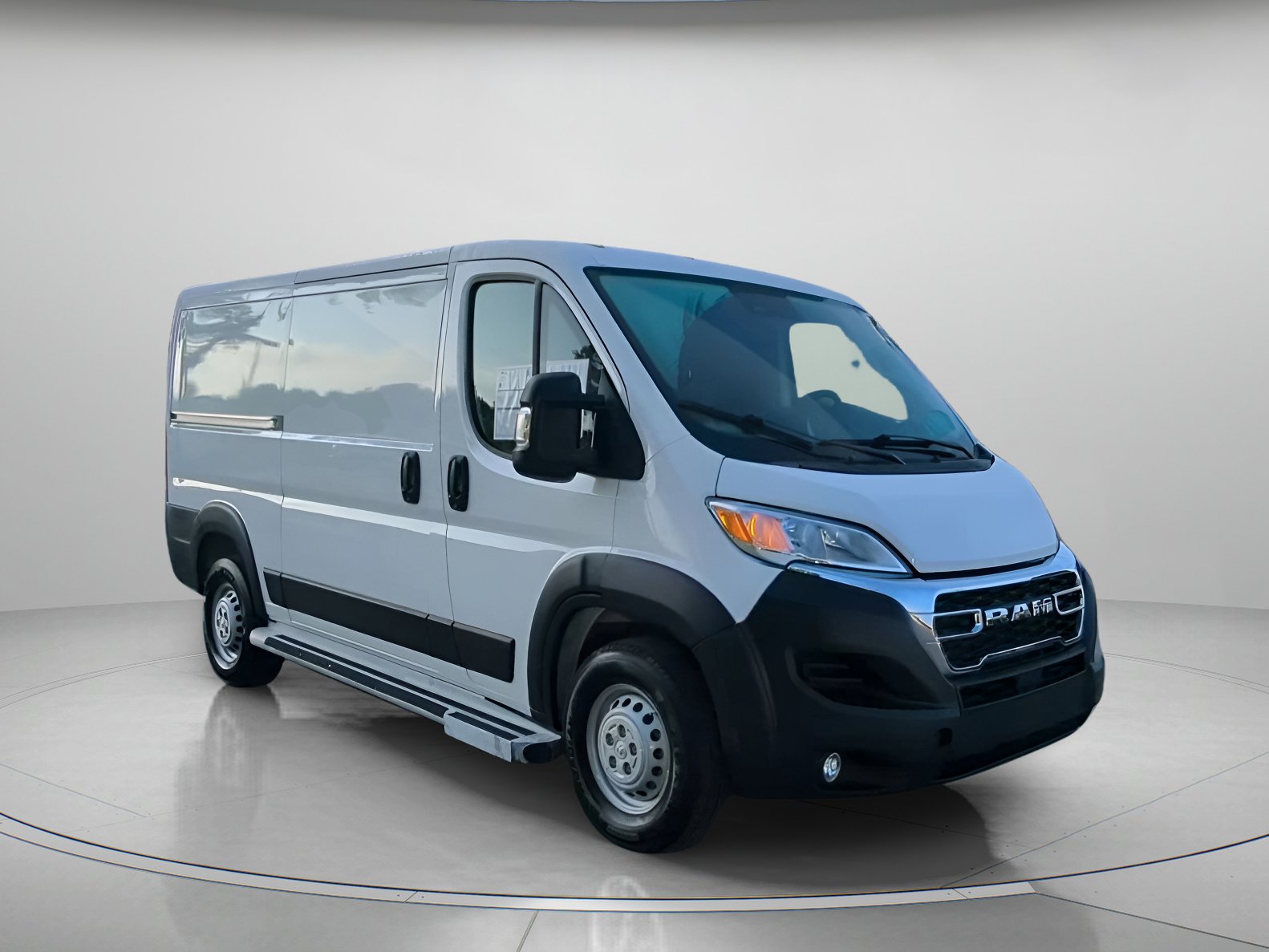 Used 2025 RAM ProMaster 2500 w/ U-Haul Equipment Group FWD image 2