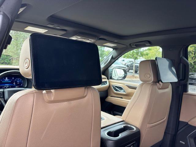 Used 2023 Chevrolet Suburban Premier w/ Premium Package 2 AWD/4WD image 29