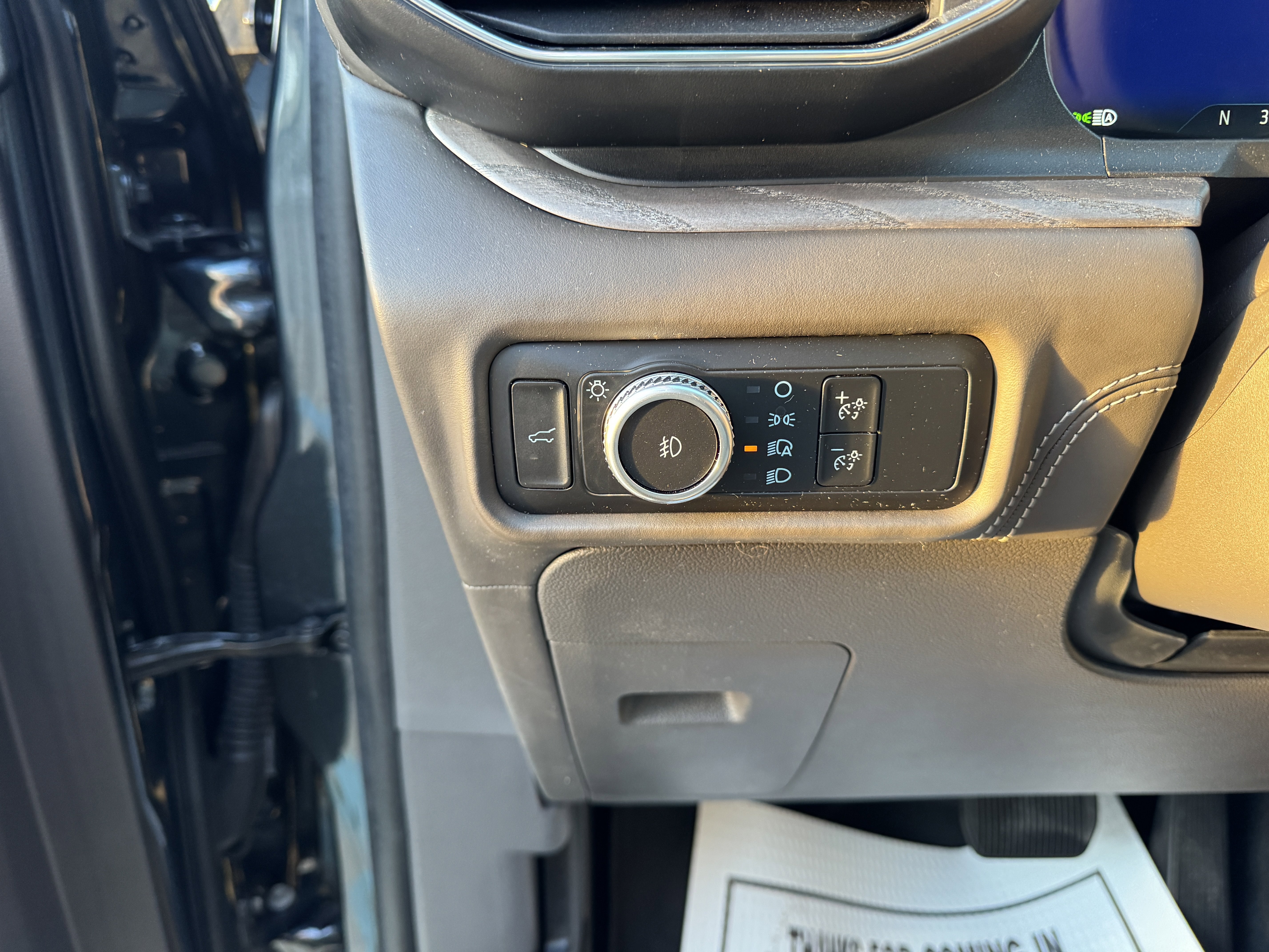 Certified 2022 Ford Explorer Platinum w/ Equipment Group 601A image 12