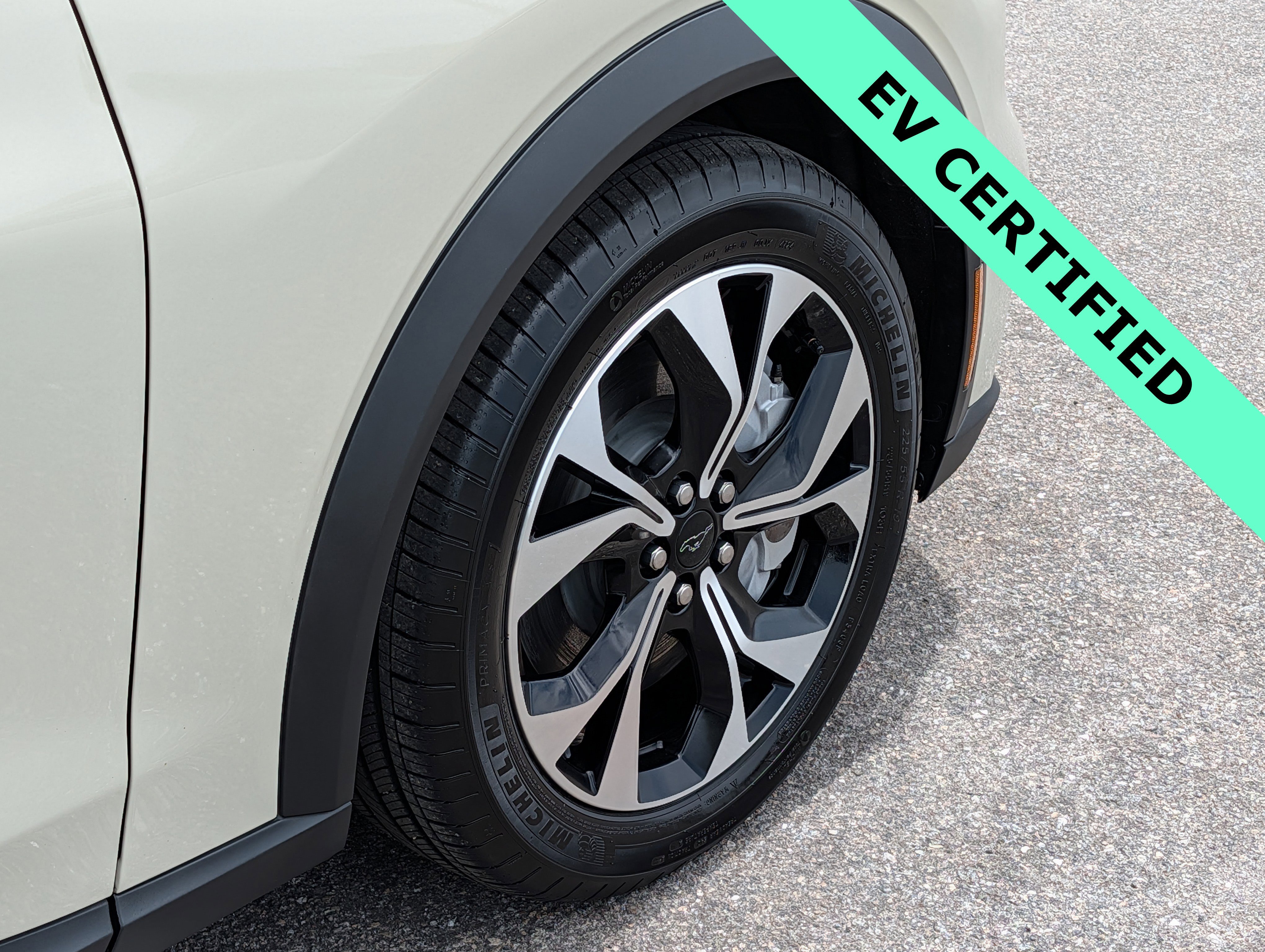 Certified 2025 Ford Mustang Mach-E Select RWD image 12