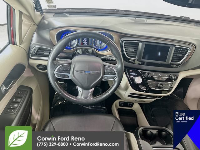 Used 2019 Chrysler Pacifica Touring-L FWD image 25
