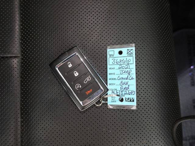 Used 2021 Jeep Grand Cherokee L Summit w/ Luxury Tech Group V AWD/4WD image 22
