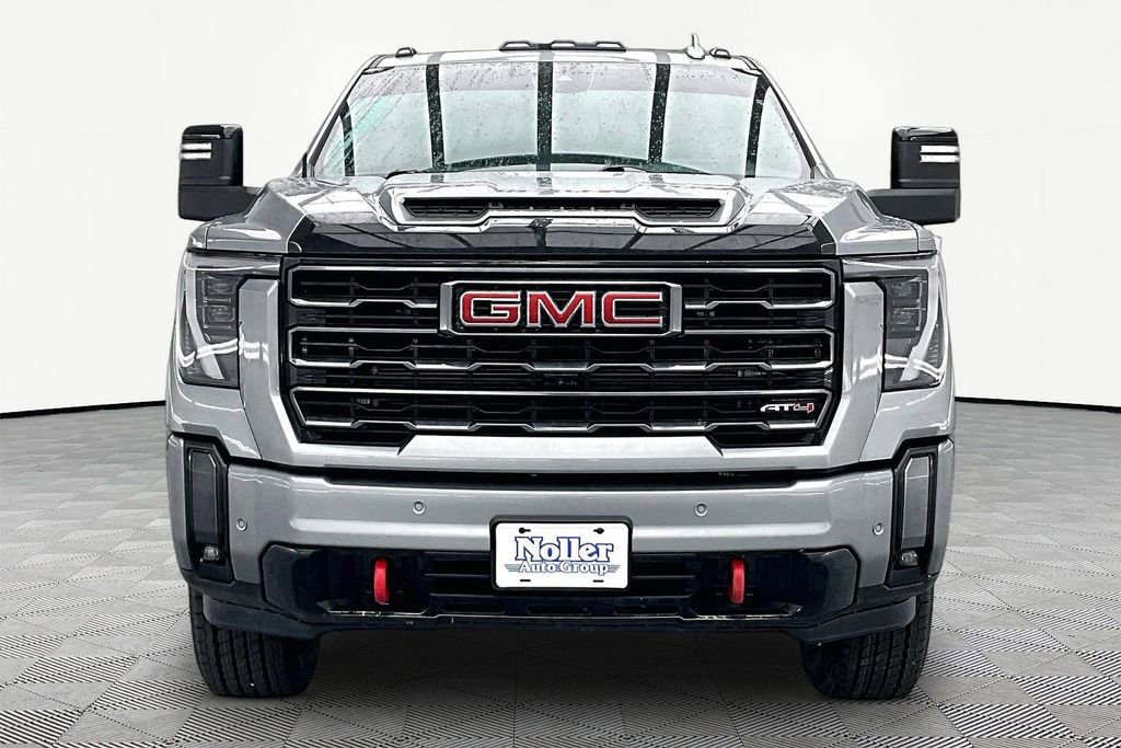 Used 2024 GMC Sierra 3500 AT4 w/ Technology Package AWD/4WD image 3