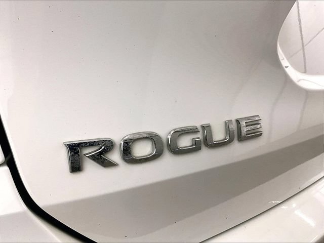 Used 2018 Nissan Rogue SV AWD/4WD image 13